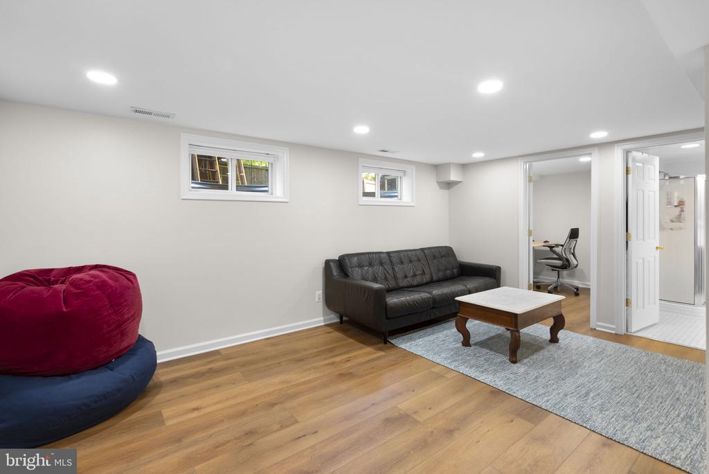 10301 CRESTMOOR DRIVE