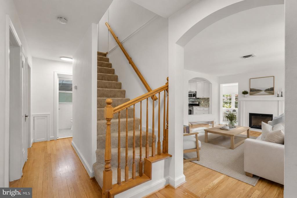 10301 CRESTMOOR DRIVE