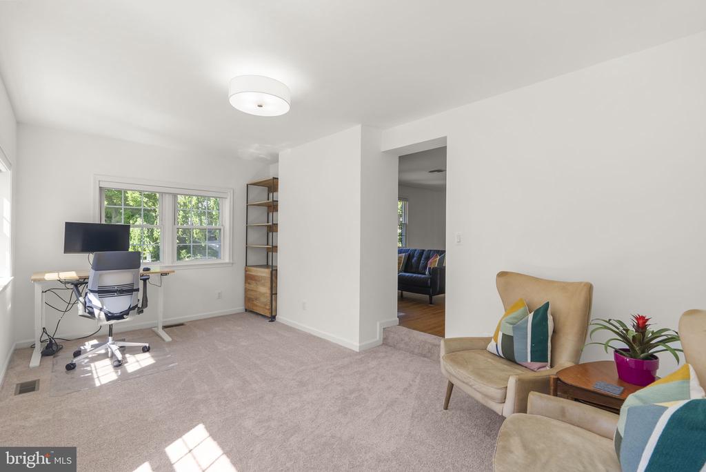 10301 CRESTMOOR DRIVE