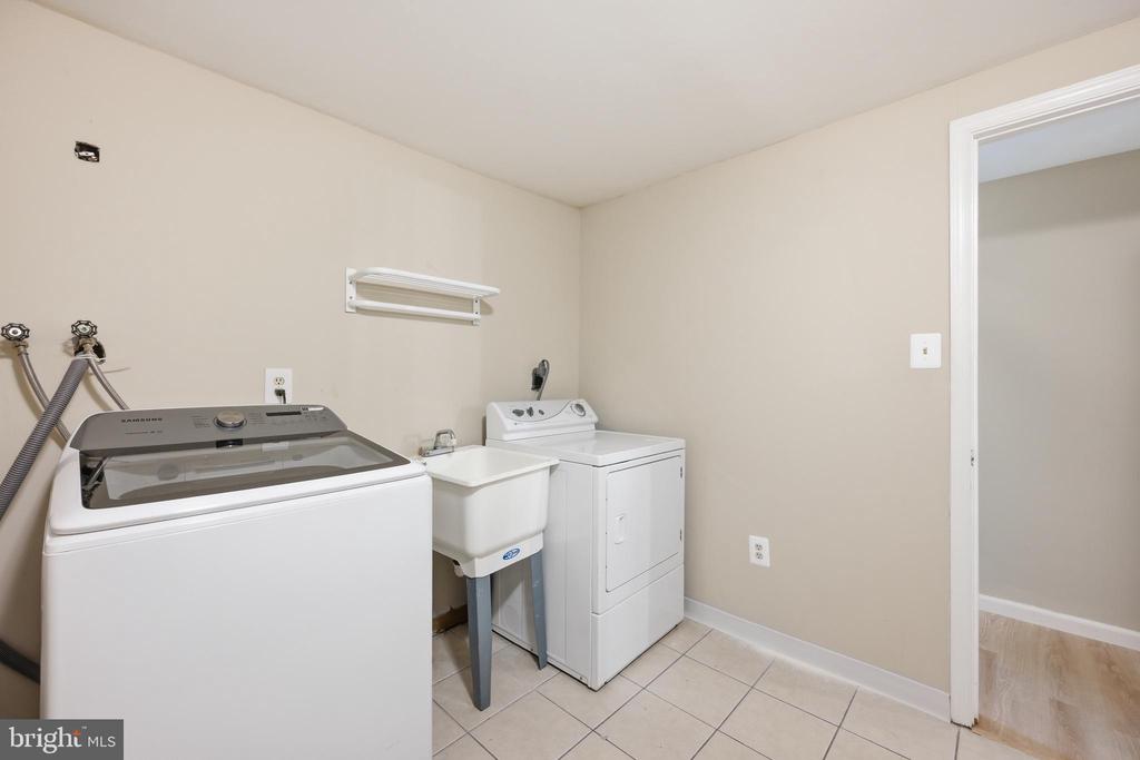 15622 CLIFF SWALLOW WAY
