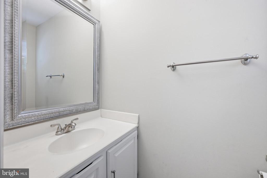 15622 CLIFF SWALLOW WAY