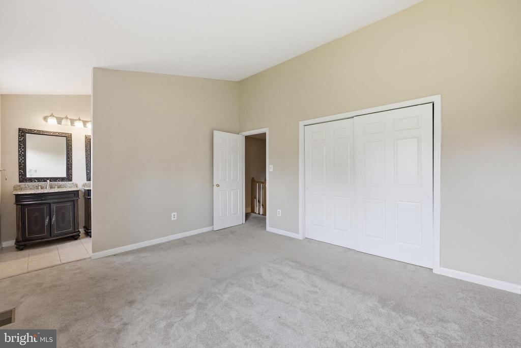 15622 CLIFF SWALLOW WAY