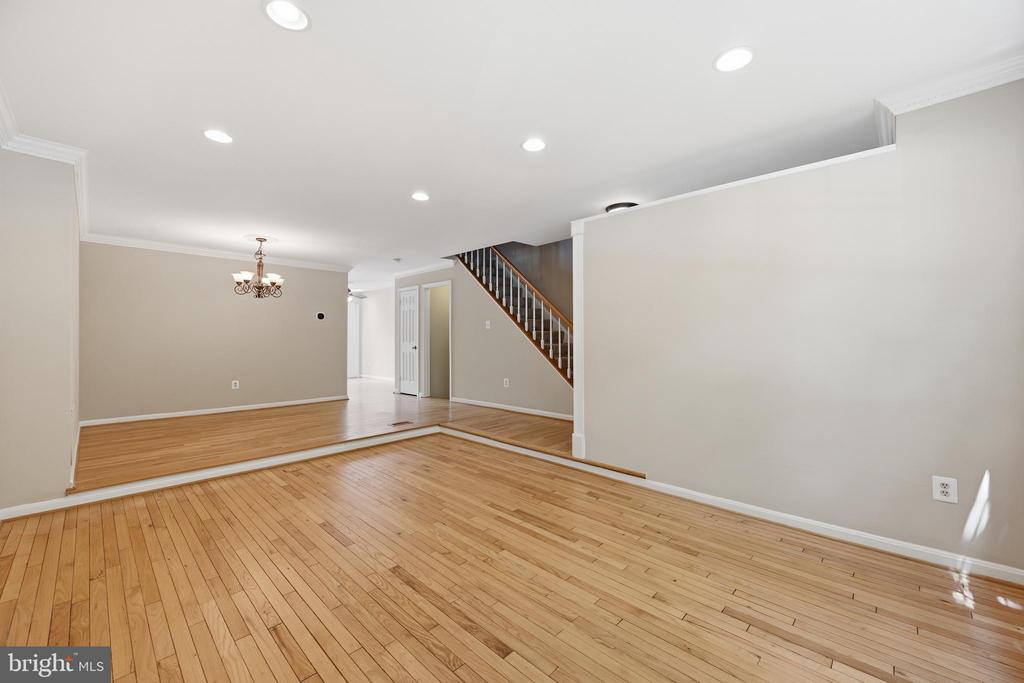 15622 CLIFF SWALLOW WAY