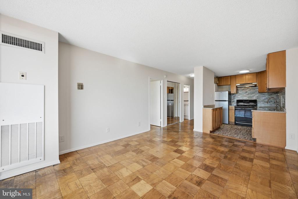 5225 POOKS HILL ROAD Unit: 517N