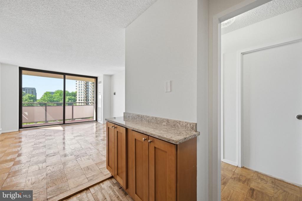 5225 POOKS HILL ROAD Unit: 517N