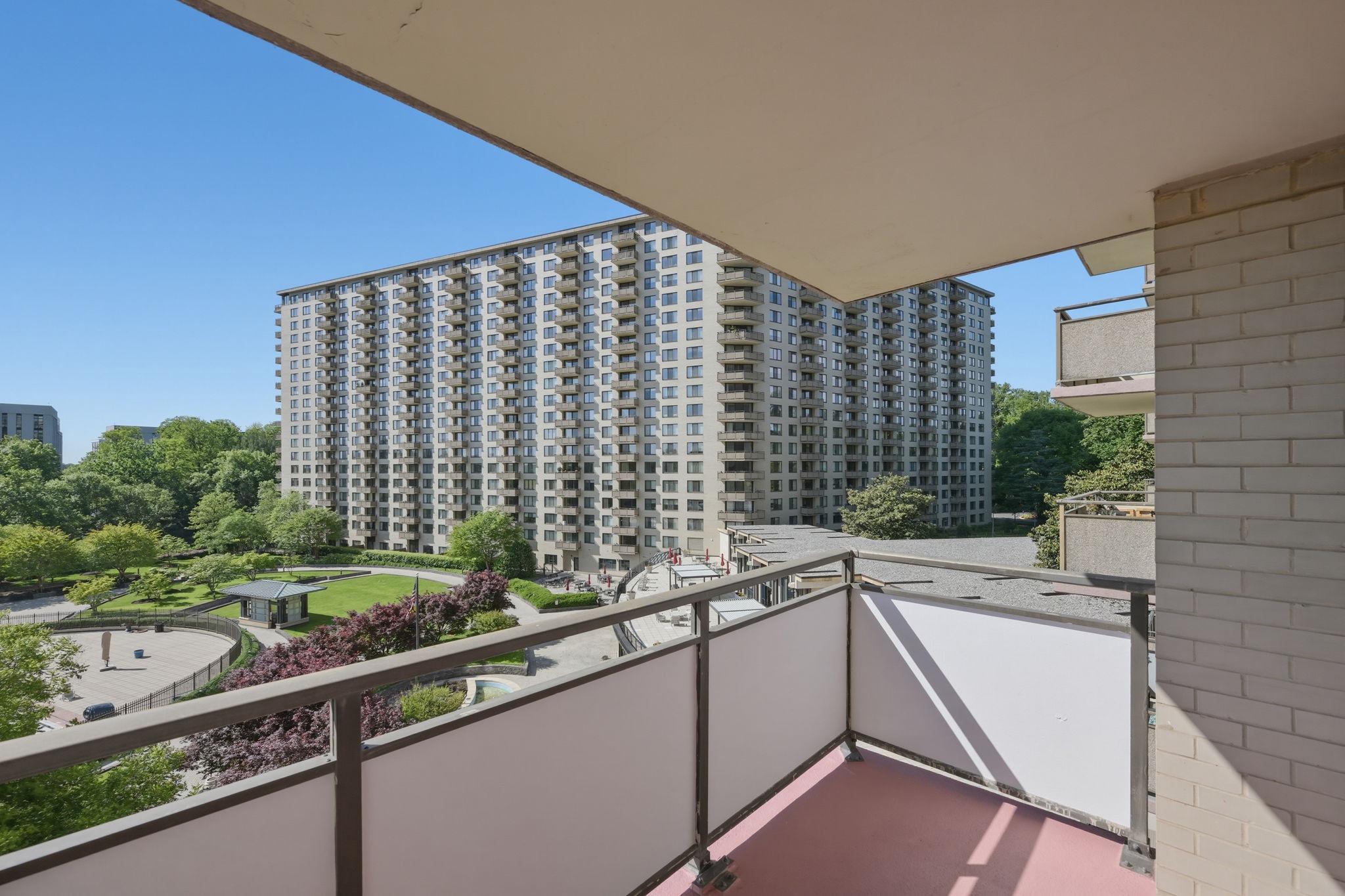 5225 POOKS HILL ROAD Unit: 517N