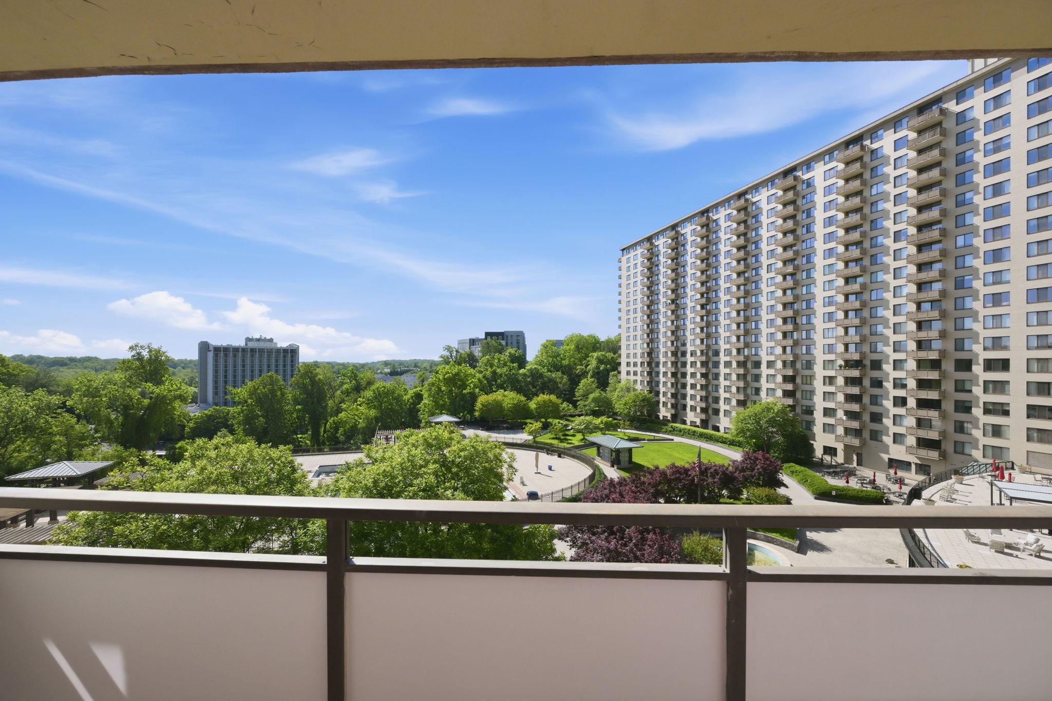 5225 POOKS HILL ROAD Unit: 517N
