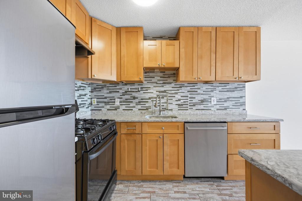 5225 POOKS HILL ROAD Unit: 517N
