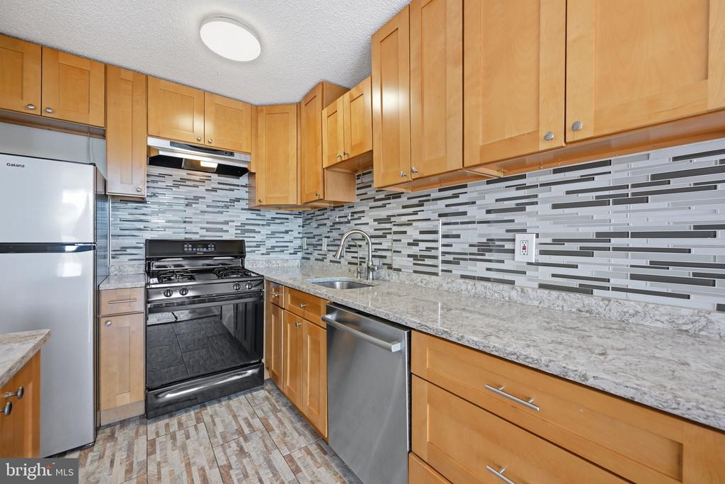 5225 POOKS HILL ROAD Unit: 517N