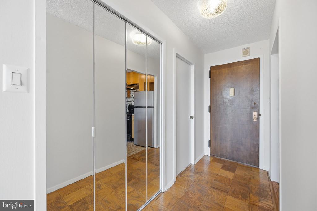 5225 POOKS HILL ROAD Unit: 517N