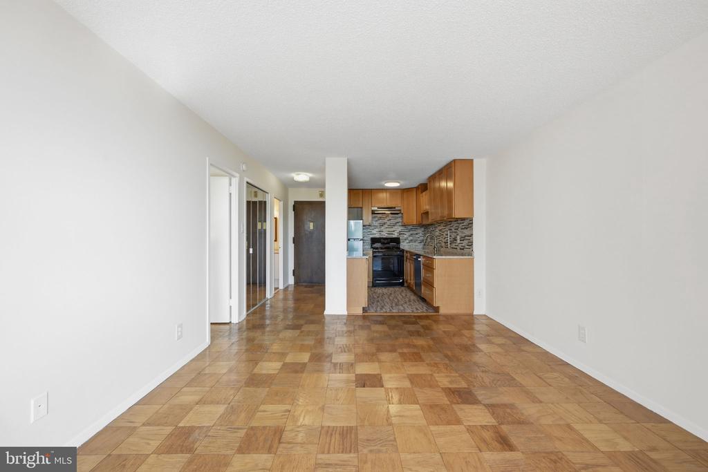 5225 POOKS HILL ROAD Unit: 517N