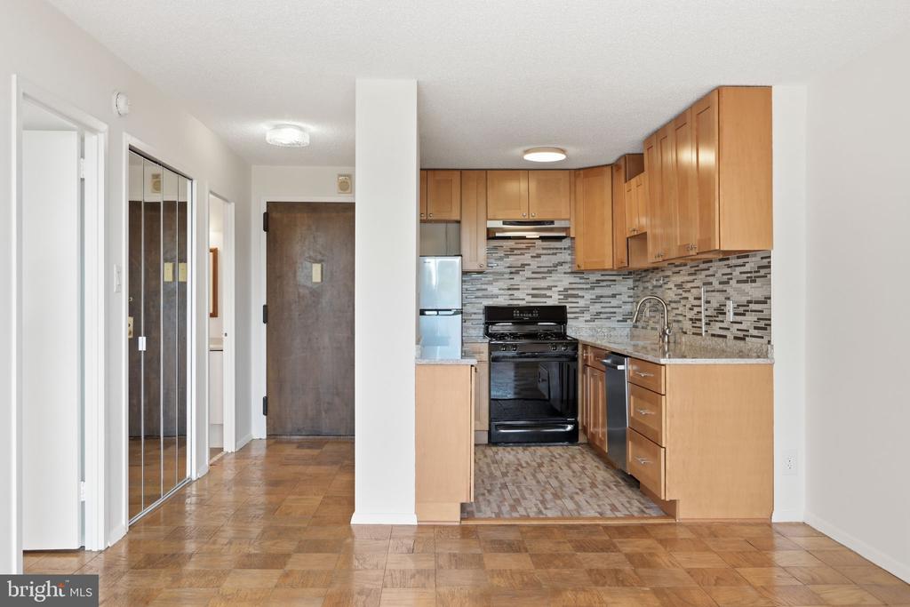 5225 POOKS HILL ROAD Unit: 517N