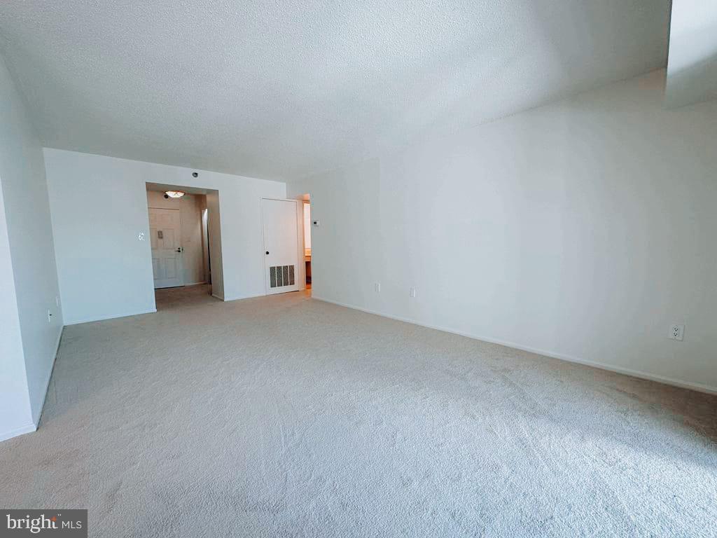 15100 INTERLACHEN DRIVE Unit: 4-111