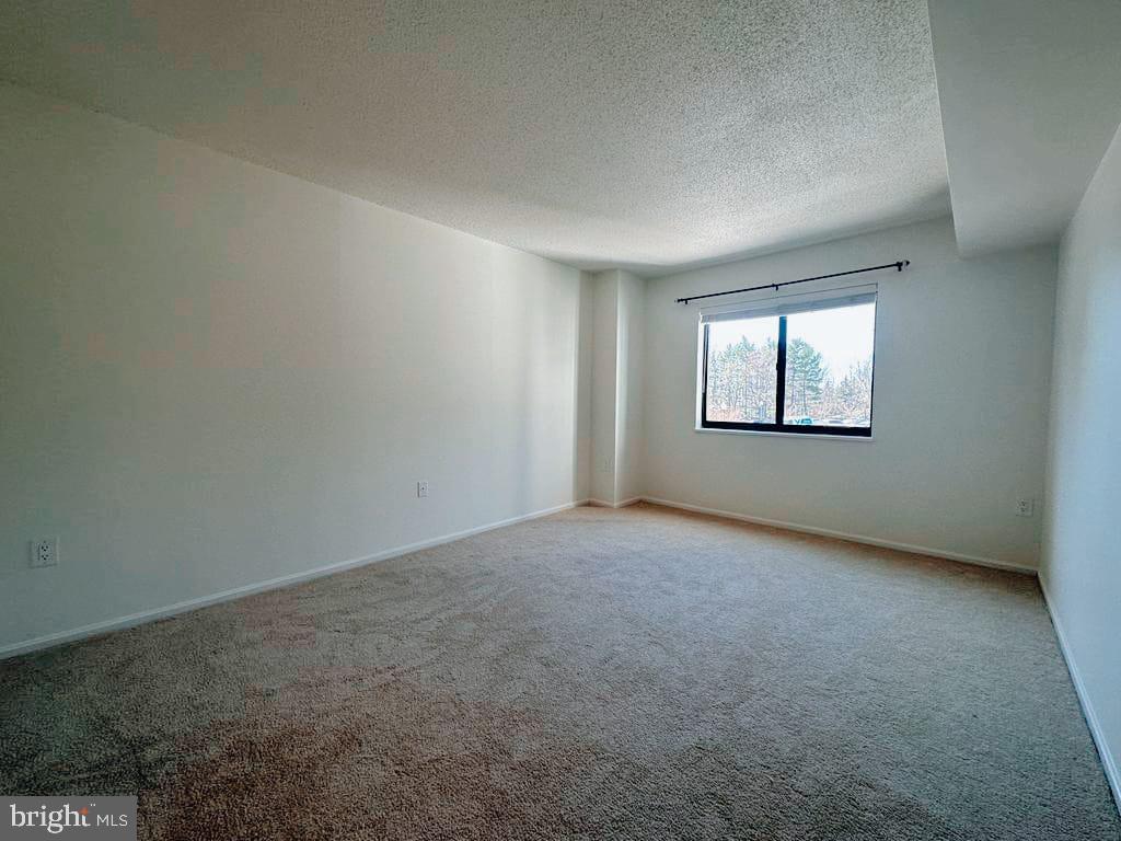 15100 INTERLACHEN DRIVE Unit: 4-111