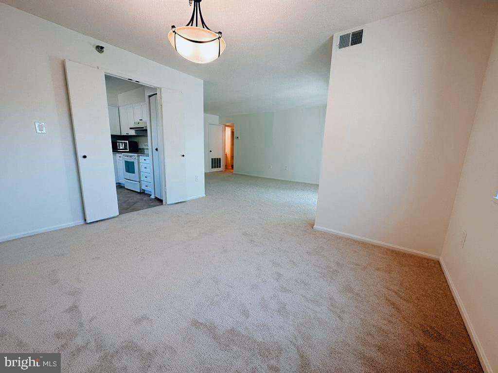15100 INTERLACHEN DRIVE Unit: 4-111