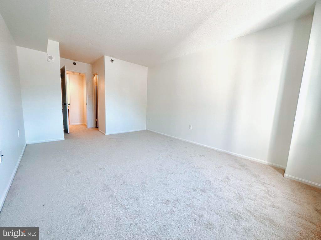 15100 INTERLACHEN DRIVE Unit: 4-111