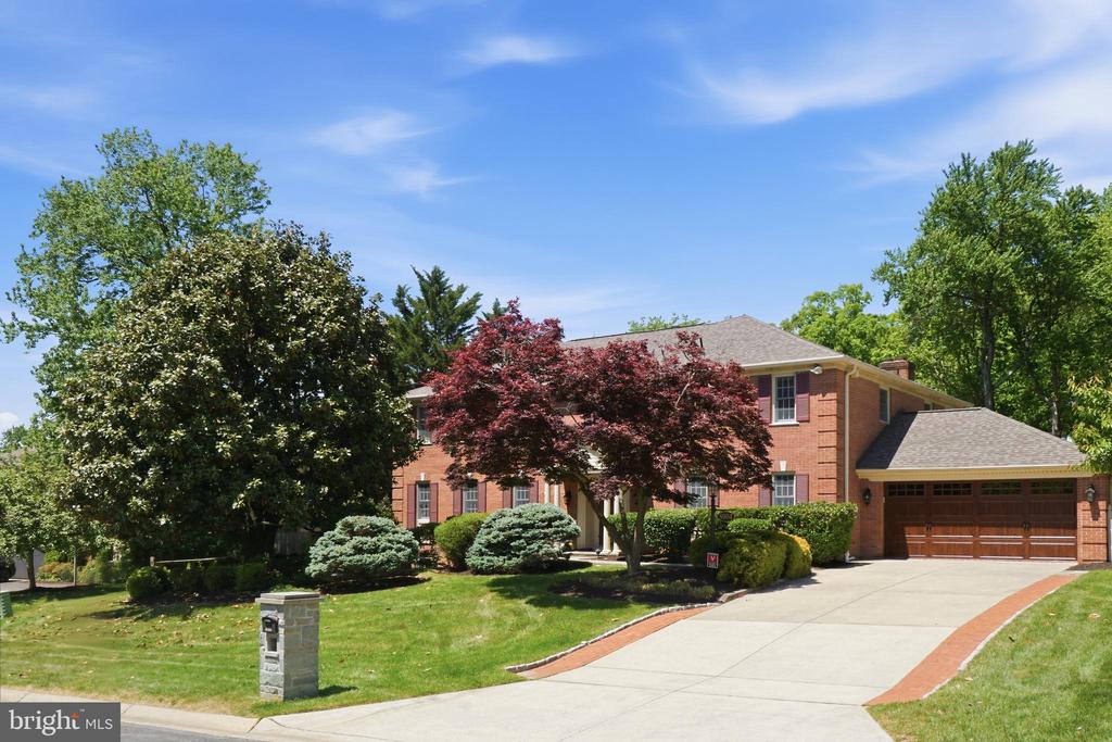 9904 HALL ROAD