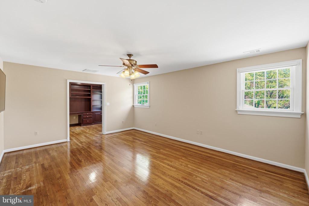 9904 HALL ROAD