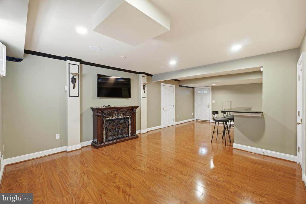 9904 HALL ROAD