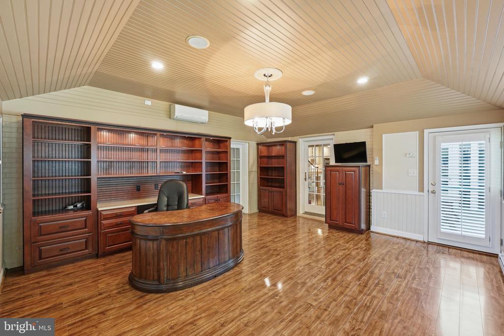 9904 HALL ROAD