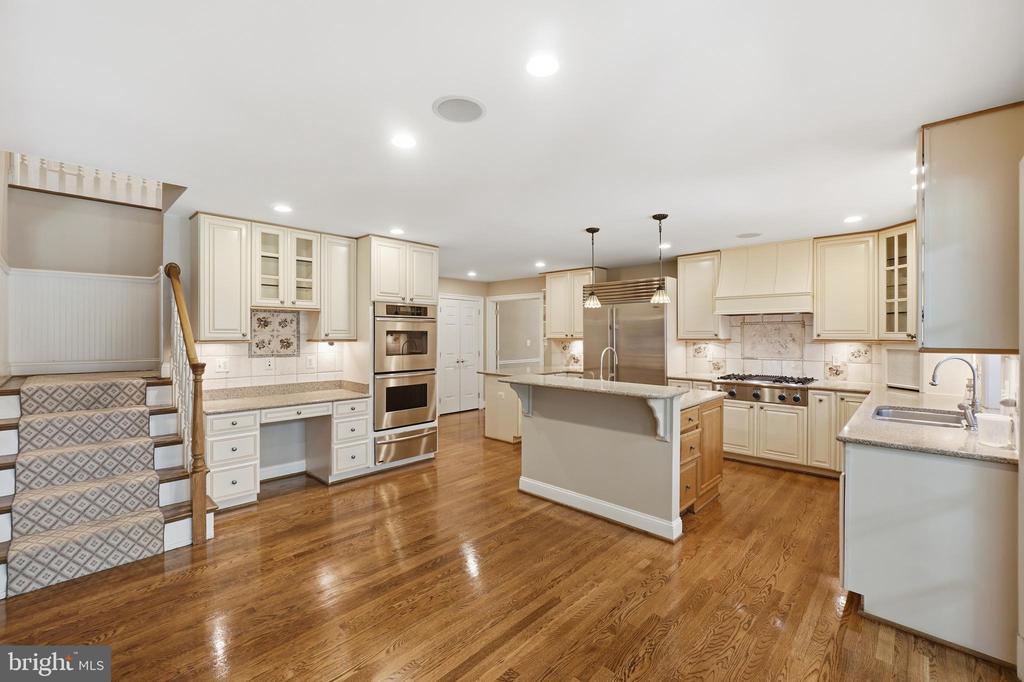 9904 HALL ROAD