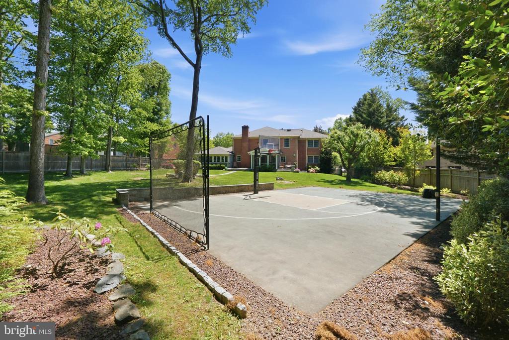 9904 HALL ROAD