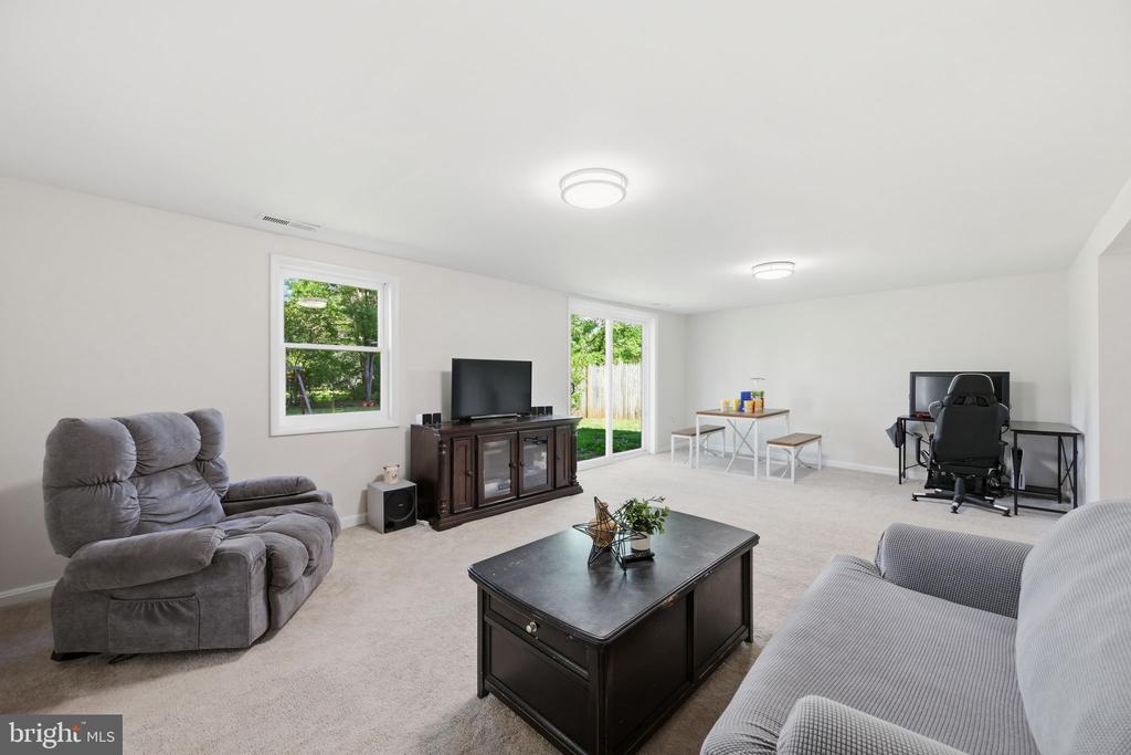 19213 WOOTTON AVENUE