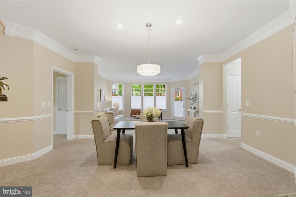 701 FALLSGROVE DRIVE Unit: 102