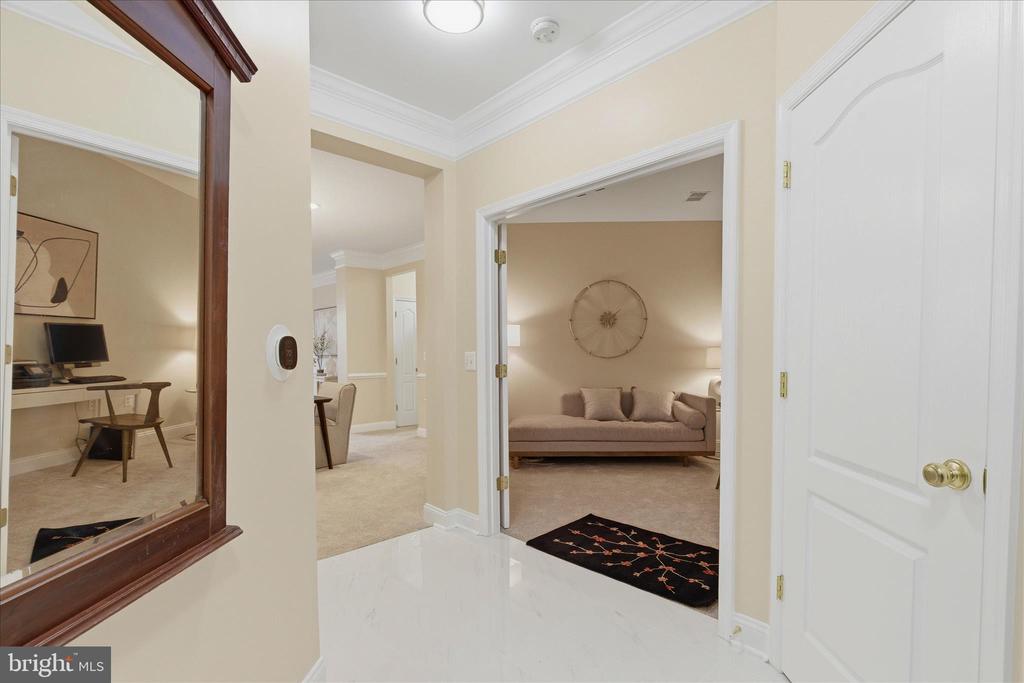 701 FALLSGROVE DRIVE Unit: 102