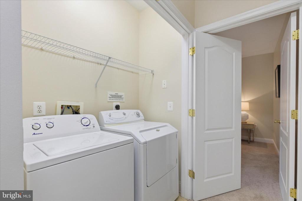 701 FALLSGROVE DRIVE Unit: 102