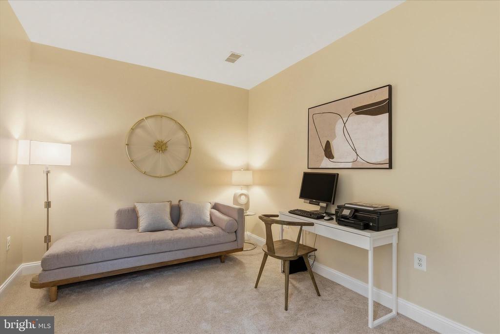 701 FALLSGROVE DRIVE Unit: 102