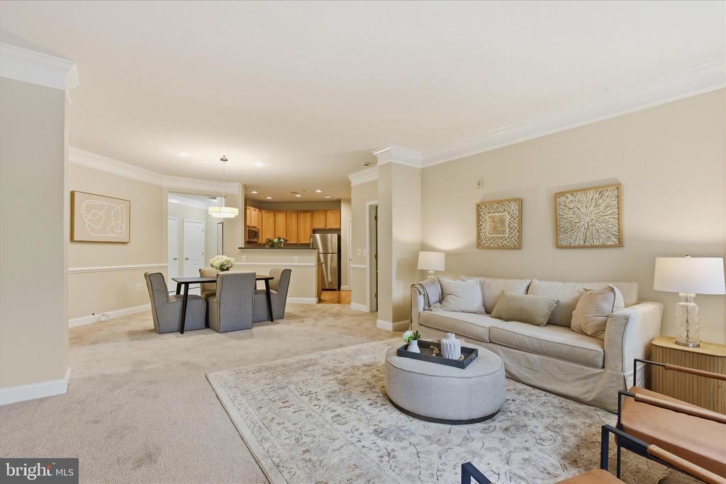 701 FALLSGROVE DRIVE Unit: 102