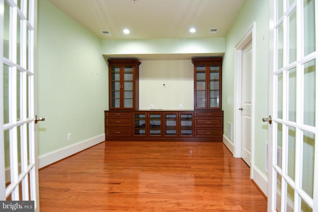 12525 LINDA VIEW LANE