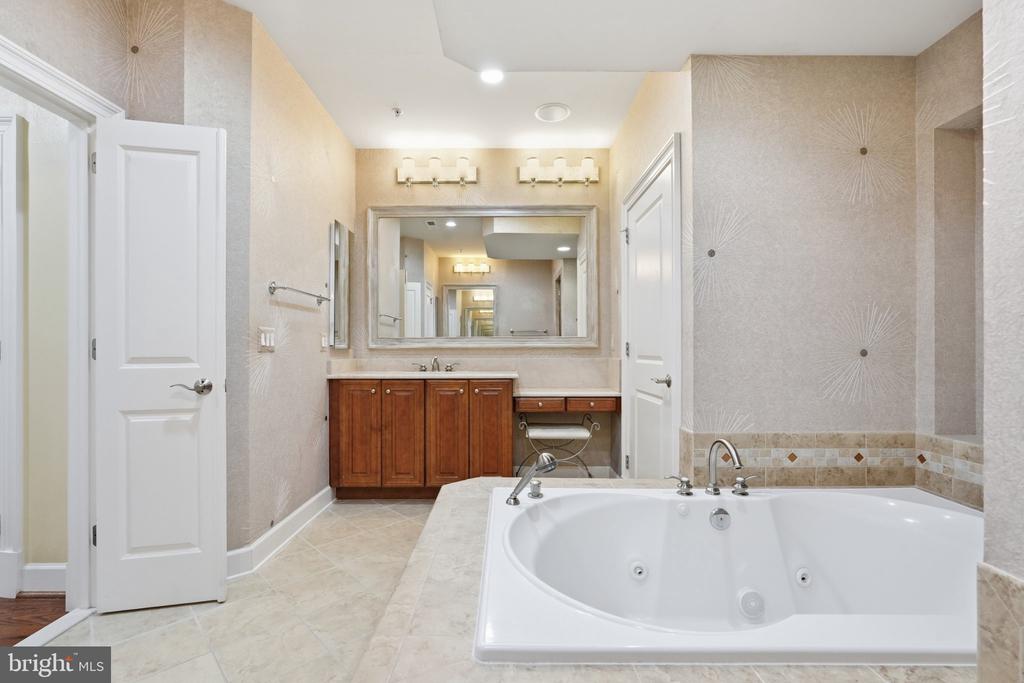 12525 LINDA VIEW LANE