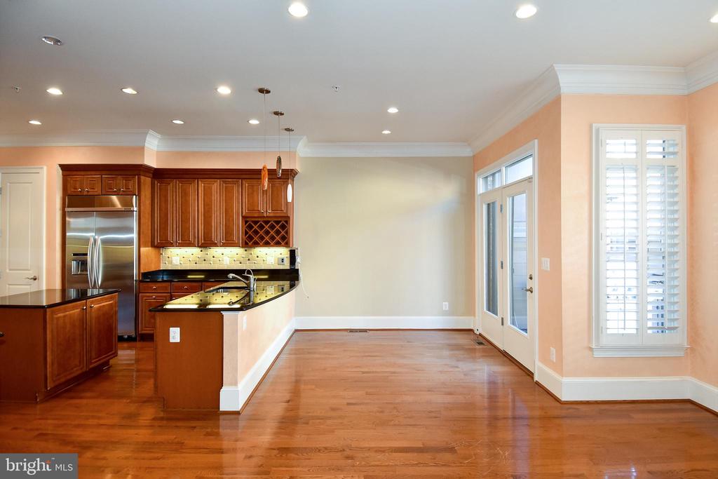 12525 LINDA VIEW LANE