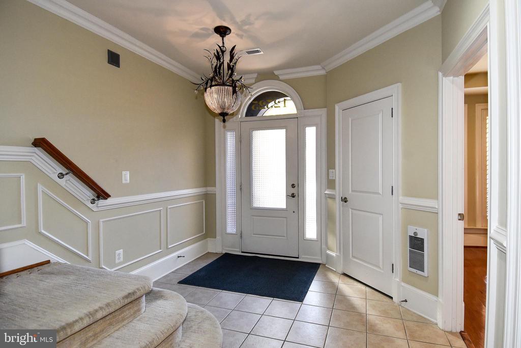 12525 LINDA VIEW LANE