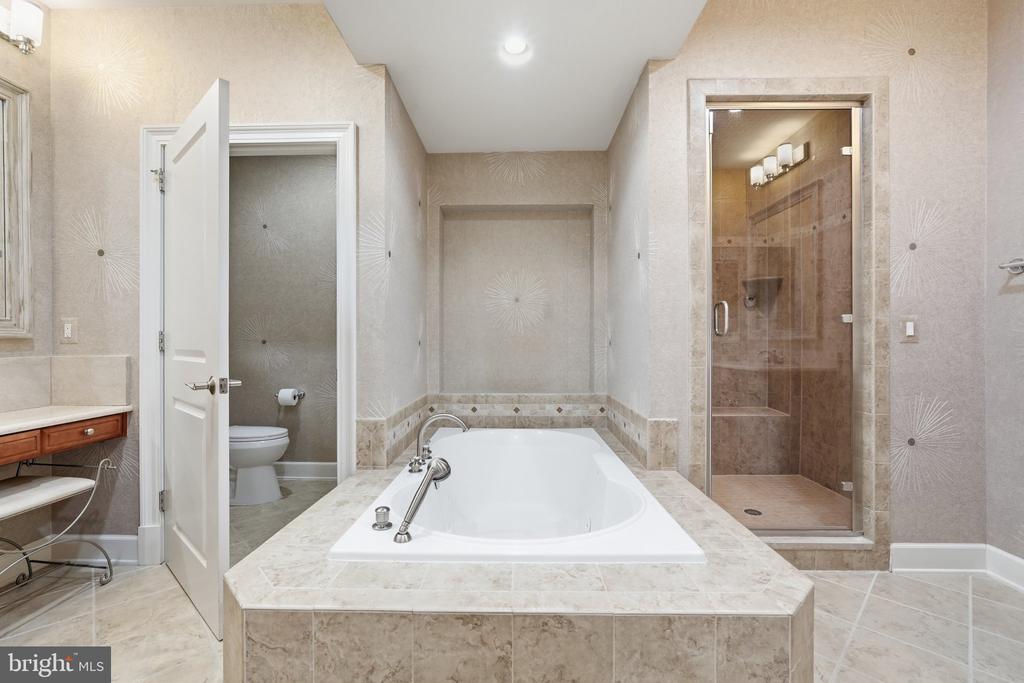 12525 LINDA VIEW LANE