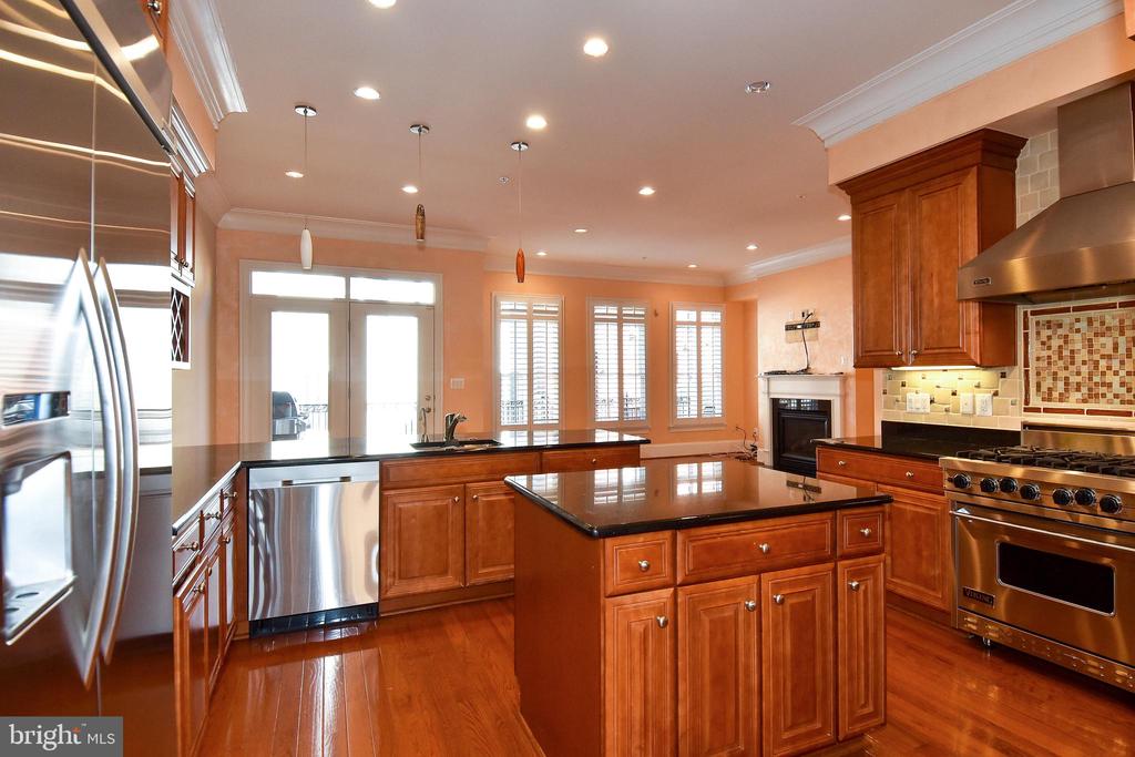 12525 LINDA VIEW LANE