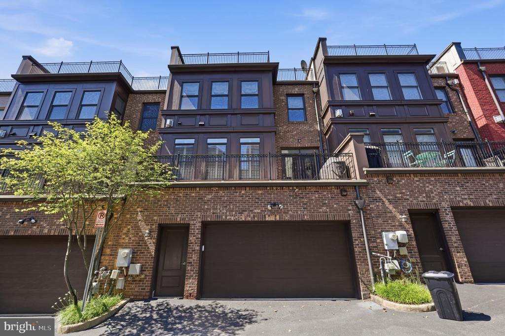 12525 LINDA VIEW LANE