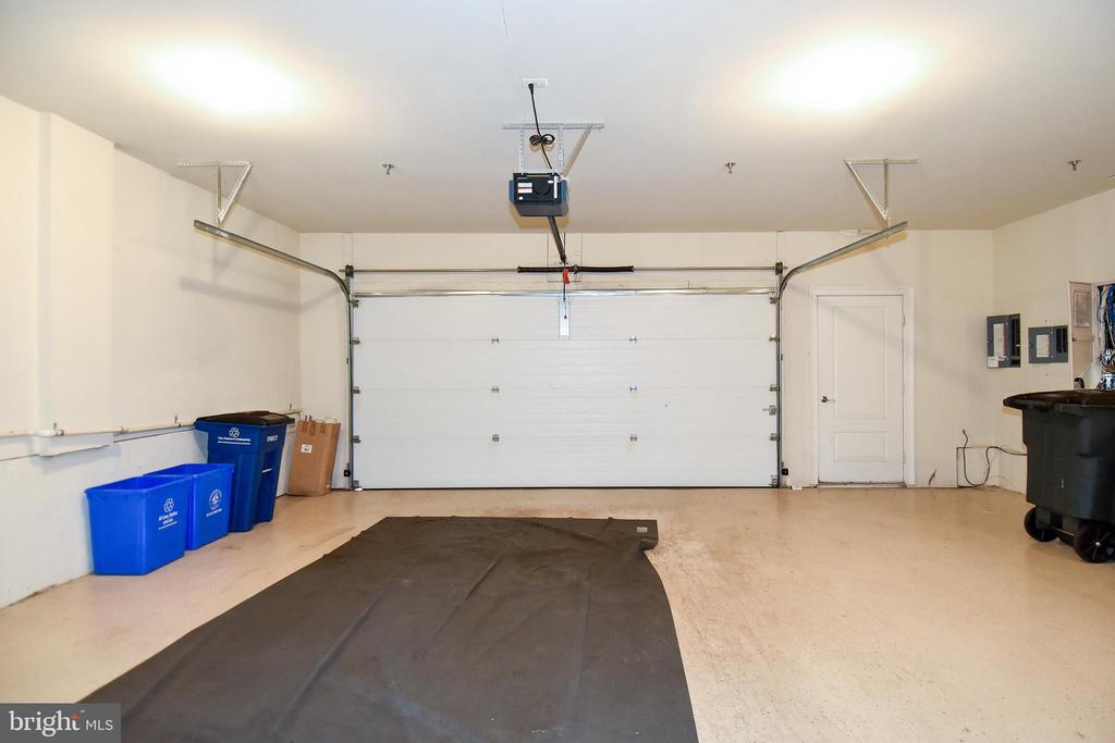 12525 LINDA VIEW LANE