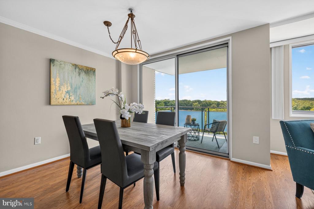 10401 GROSVENOR PLACE Unit: 1327