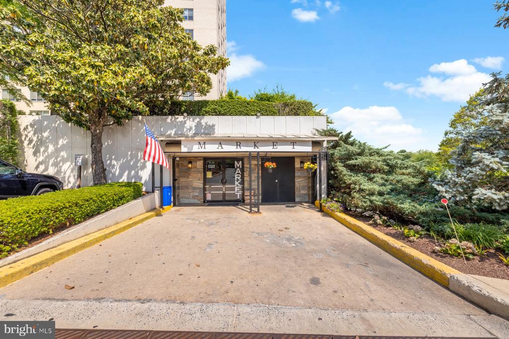 10401 GROSVENOR PLACE Unit: 1327