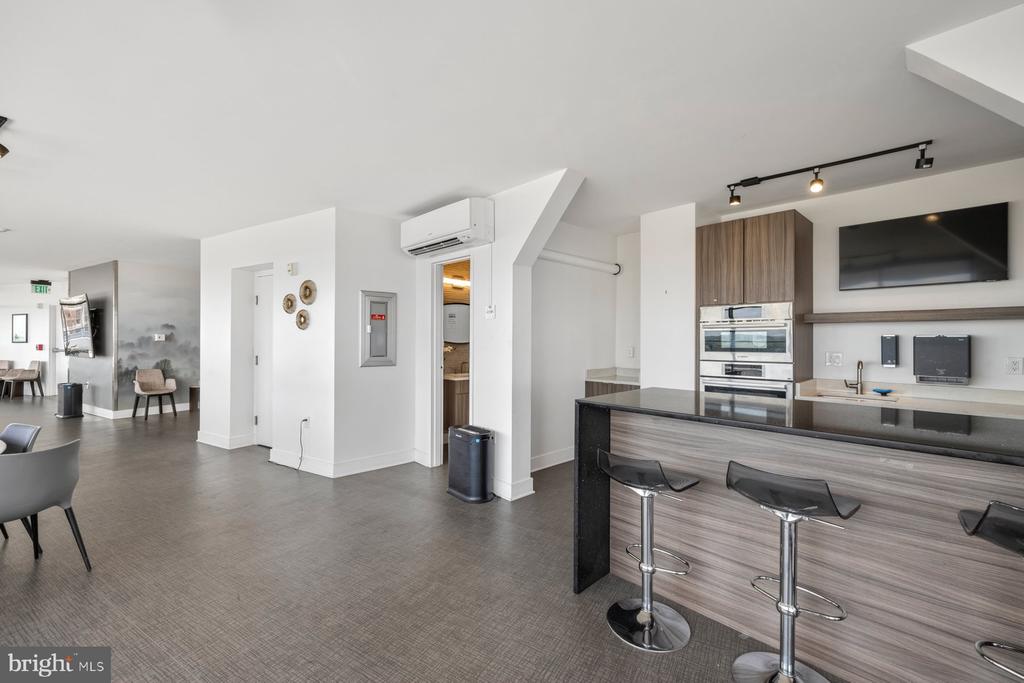 10401 GROSVENOR PLACE Unit: 1327