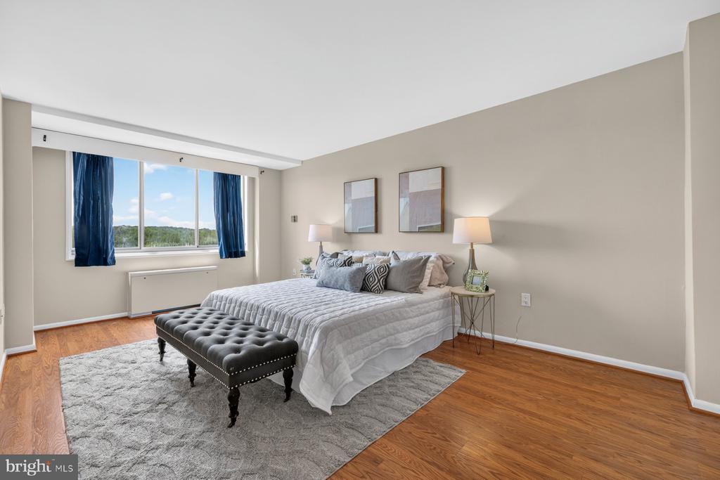 10401 GROSVENOR PLACE Unit: 1327