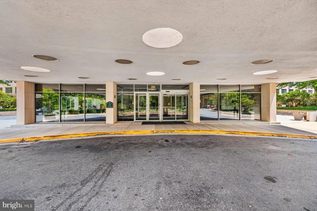 10401 GROSVENOR PLACE Unit: 1327