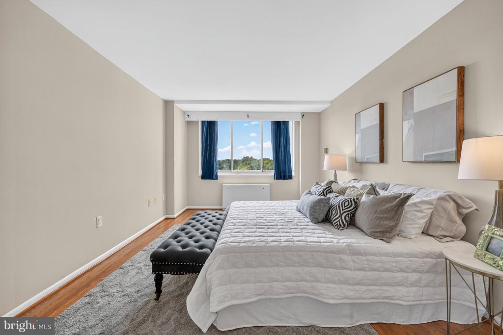 10401 GROSVENOR PLACE Unit: 1327