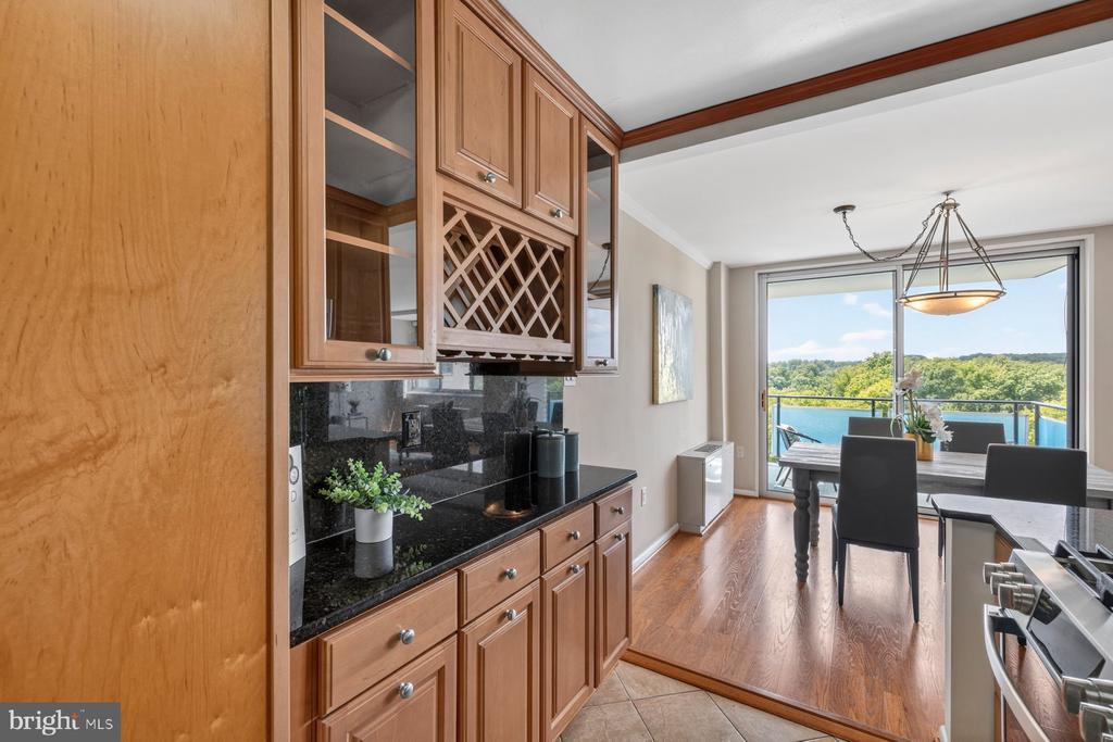 10401 GROSVENOR PLACE Unit: 1327