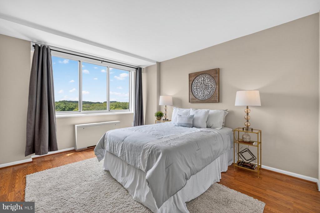 10401 GROSVENOR PLACE Unit: 1327