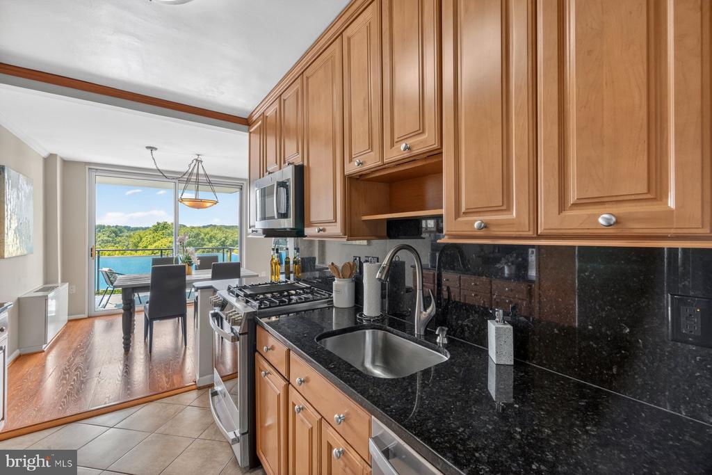 10401 GROSVENOR PLACE Unit: 1327