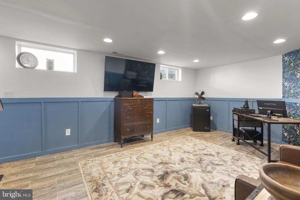9504 BILTMORE DRIVE